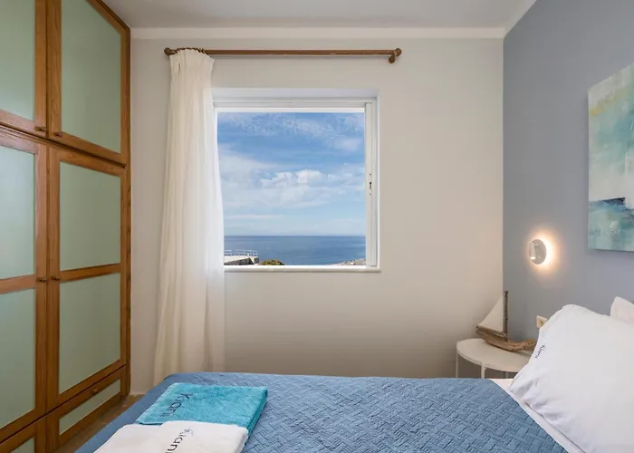 Kiani Sea View Apartments